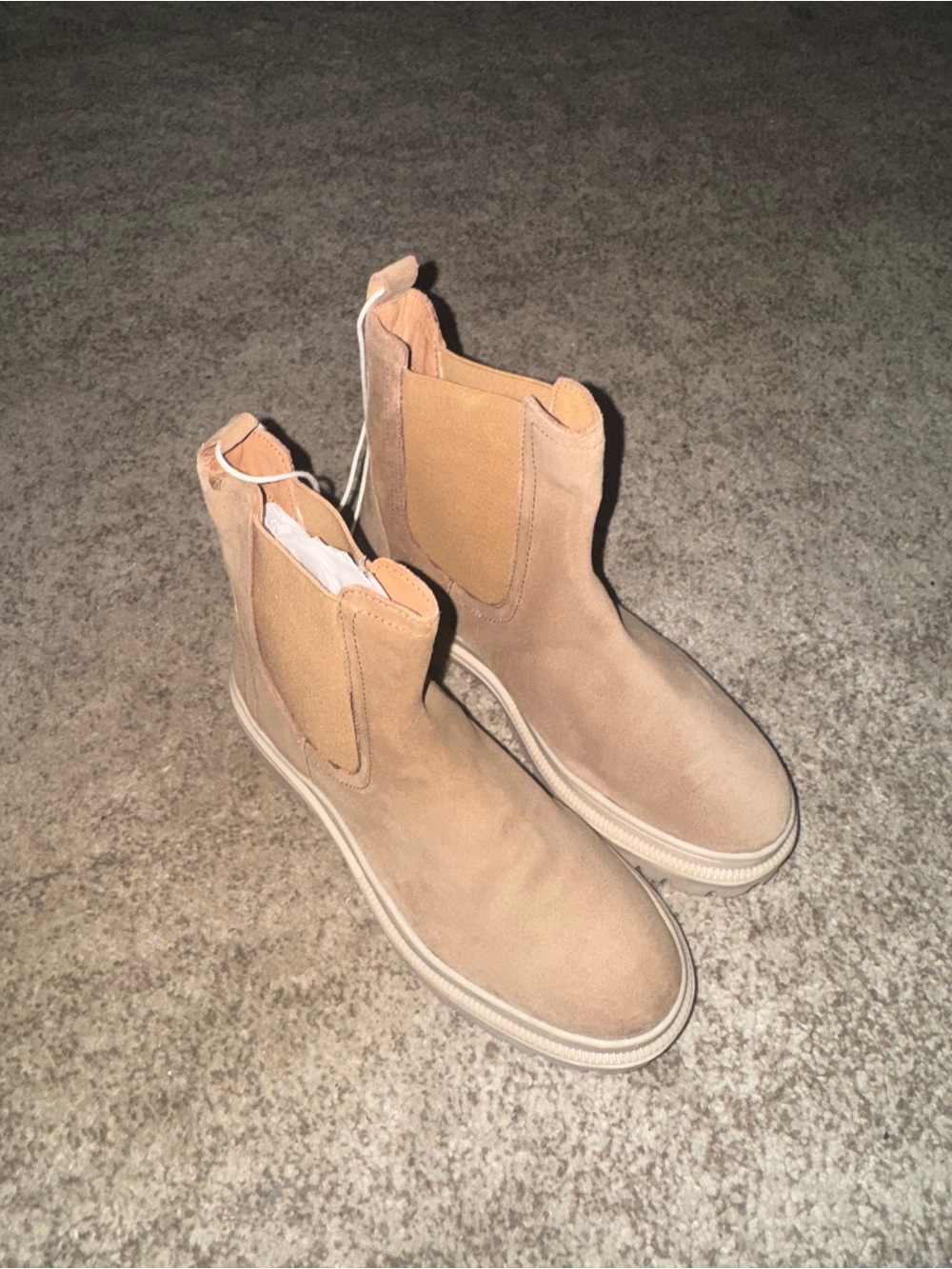 Women’s Chelsea Boots in Tan Suede